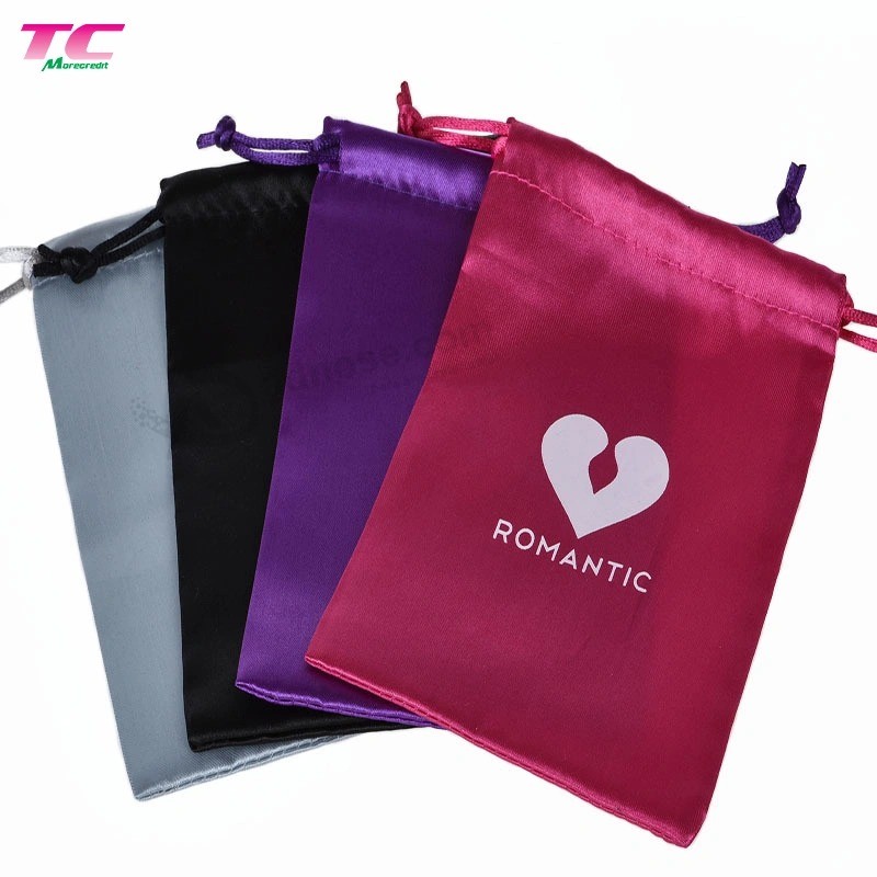 Fábrica de bolsas de embalaje de joyería cosmética sedosa púrpura personalizada promocional, bolsas de bolsa de regalo con cordón de tela de satén púrpura