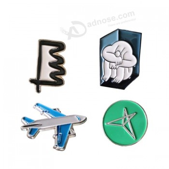 Logo personnalisé insigne en émail doux / dur Épinglette en argent doré pour les cadeaux de promotion