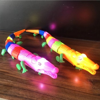 interessantes Spielzeug elektrisches Tier Spielzeug Bespannen elektrisches Cartoon Krokodil Spielzeug