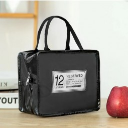 Sac isotherme en PVC brillant avec feuille d’aluminium