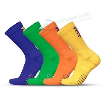 Großhandel Sportgriff Socken Rutschfeste Dry-Fit Baumwolle Herren Basketball Mode Kompressionssocke mit Frottee