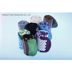 Colors Friendly Cotton High Quality Fashion Man Woman Children Custom Happy Sports Non-Slip Wholesale Stockings Socks