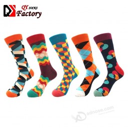 wholesale OEM 사용자 정의 디자인 패션 망 다채로운 재미 행복 드레스면 폴리 에스터 양말 저렴한 가격