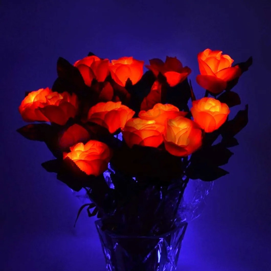 Bouquet de flores artificiais com rosas coloridas de LED