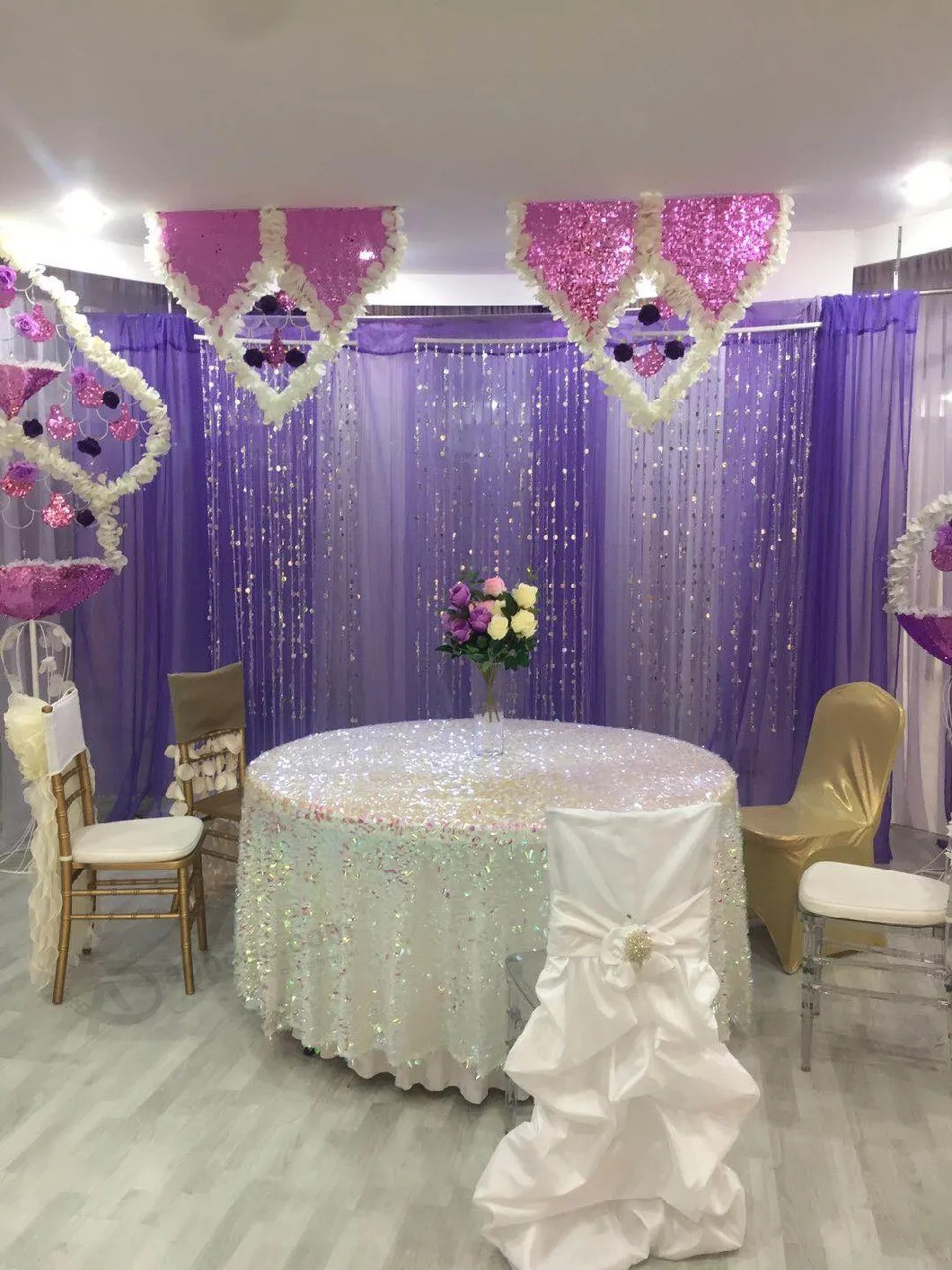 Fornecedor de casamento Flores violetas Flor artificial Decoração de casamento Flor de seda
