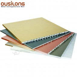 Panneau décoratif en nid d’abeille en aluminium en bois d’intérieur Panneaux muraux en aluminium colorés pour l’extérieur