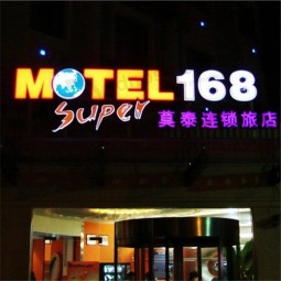 aangepaste buitenreclame acryl LED hotel uithangbord