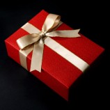 Aangepaste satijnen lintboog voor decoratie van papieren dozen