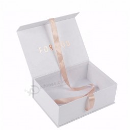 Confezione regalo magnetica per imballaggio in carta di cartone personalizzata con nastro