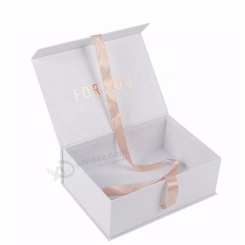 Confezione regalo magnetica per imballaggio in carta di cartone personalizzata con nastro