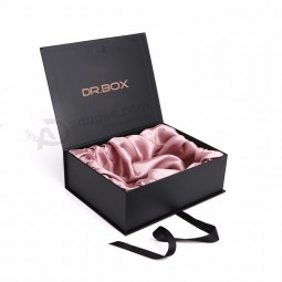 Boîte cadeau de boîtes de bonbons de fenêtre de chocolat de haute qualité avec fermeture à ruban