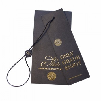 Goedkope op maat gerecycleerde afdrukken ontwerp kledingstuk label met touw merknaam logo papier kleding reliëf swing prijs hang tag