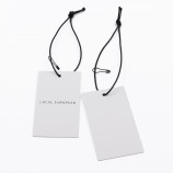 Ferme papier blanc recyclé étiquette volante oeillets corde swingtag imprimé personnalisé prix/nom/marque/t-shirt/vêtements/sweats à capuche étiquettes étiquettes étiquettes