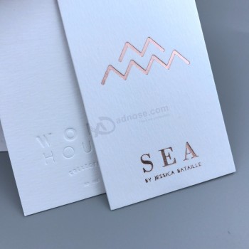 Carta di carta con logo in rilievo personalizzata Etichette per indumenti riciclati Cartellino di carta
