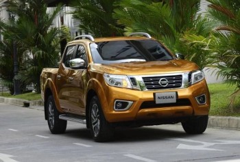 Fango Side Door Stripe Racing Graphic Vinile Pickup Car Sticker per 2014-2020 Navara Np300