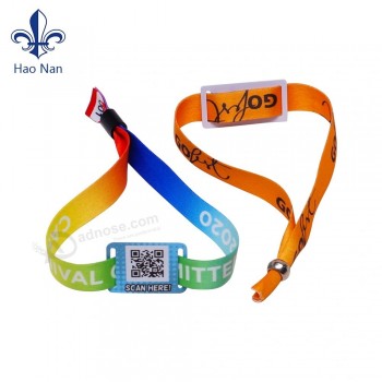 Braccialetto RFID di progettazione di fabbrica con logo personalizzato per feste