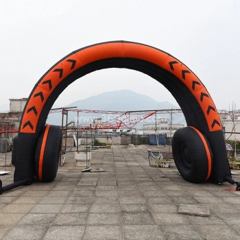 Arco gonfiabile personalizzato della cuffia di Newst per l'evento promozionale