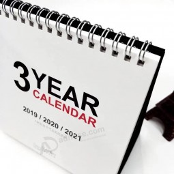 2021 УФ-лак настольный календарь Услуги печати на заказ в Китае