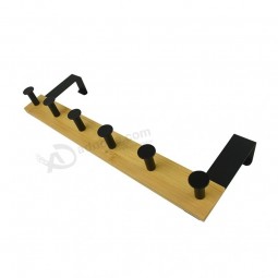 Bamboe 6 haken kledingrek tas doek op over hanger hangende houten deur kapstokhaken