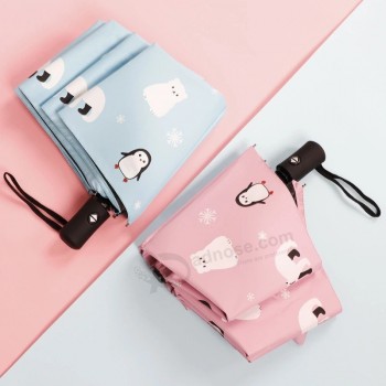 Ombrello pieghevole automatico Stampa del logo del cliente disponibile Ombrelli a 3 pieghe con rivestimento pinguino carino