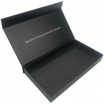 Logo personnalisé en relief UV noir mat rigide fermeture magnétique emballage papier boîte-cadeau