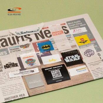 Etichetta di stampa del logo personalizzato all'ingrosso Lavaggio del contenuto di cura Etichetta per abbigliamento colorata