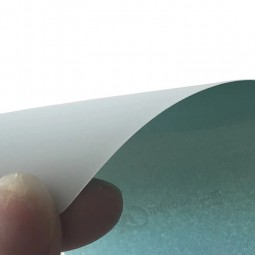 Vinyle auto-adhésif en vinyle auto-adhésif de film de couleur PVC durable pour la décoration de voiture