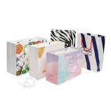 Sacs à provisions en papier d’impression de logo personnalisé pour le fabricant de sacs-cadeaux de porte-vêtements