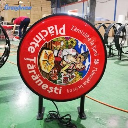 Scatola luminosa per la formatura di aspirapolvere impermeabile all'aperto Scatola luminosa per birra con logo di stampa personalizzata