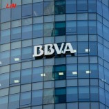 Vacuüm gevormde dubbele zijkanten muur gemonteerd zeefdruk logo buiten reclame LED verlichte lichtbak