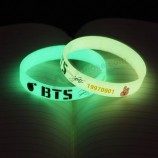 Custom Logo Glow in The Dark 실리콘 팔찌