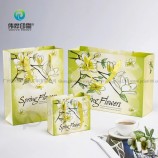 China fabrica hermosas bolsas de regalo reciclables de impresión de papel de impresión
