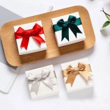 Bovenste en onderste omslag Kartonnen papieren sieraden verpakkingsdoos voor ketting hanger armband ring cadeauverpakking met venster
