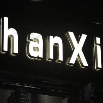 Approvisionnement : Tête de porte en acier inoxydable acrylique LED néon panneau d’affichage lettres logo exclusif bar mots lumineux