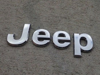 ジープエンブレム文字バッジシンボルリバティ3.7LレネゲードOEM工場純正在庫