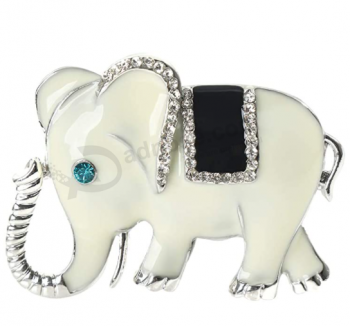 Exquisitos colores plateados Broche de elefante Alfileres Broches de diamantes de imitación para mujer Joyería Accesorios de traje de moda