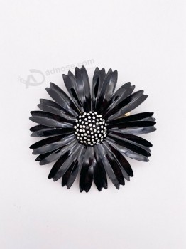Large 3” Vintage Crown Trifari Enamel Daisy Flower Pin Brooch Black White
