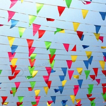 100フィートペナントバナー - 75マルチカラーホオジロの旗 - 誕生日パーティーグランドオープニングクリスマスデコレーション
