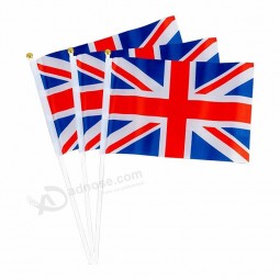 ウクライナ国旗ハンドヘルドスモールフラッグは平和を支持し、手を振る旗ウクライナの旗