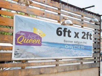 6 Fuß x 2 Fuß Banner individuell bedruckt für den Außenbereich personalisierte 440 g/m² PVC-Ösen - Kein Saum