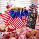 40er Pack kleine amerikanische Flaggen am Stiel 4 * 6 Zoll Mini amerikanische Flaggen für 4. Juli Dekorationen Memorial Day Dekorationen