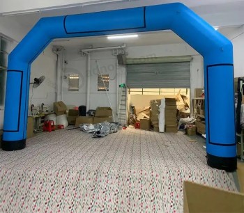 CATCイベントレースランニング特大タイヤフェスティバルマラソンエントランスオレンジ販売のためのインフレータブルレースアーチを歓迎します
