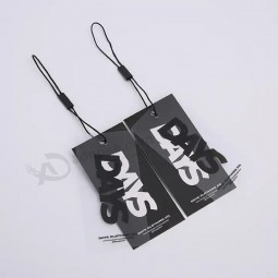 Aangepaste luxe kledingstuk Swing Tags Kleding Label afdrukken Naam logo Plastic hang tag met touw papieren hangtags Voor kleding eigen logo
