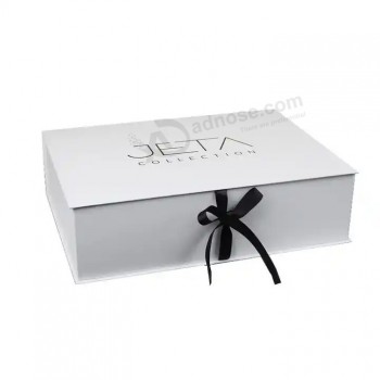 Scatole regalo con chiusura magnetica pieghevole per abbigliamento con patta magnetica bianca di lusso personalizzata con nastro nero