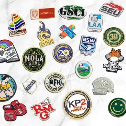 20 jaar fabrikant op maat gemaakte modespelden metalen logo-badges broche harde zachte emaille spelden reversspelden voor decoratieve kleding
