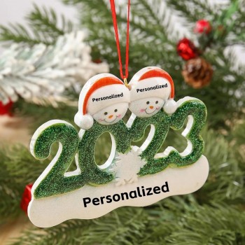 Lager Harz Weihnachtsbaumschmuck 2023 Weihnachtsfamilie benutzerdefinierter Name Schneemann hängende Ornamente Kugeln personalisiert
