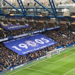 Bandera de fútbol Tifo gigante personalizada Evento deportivo Multitud grande Banderas de la bandera del surfista