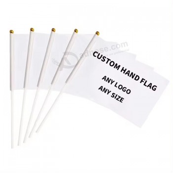 Personalizzabile 100% poliestere logo personalizzato piccolo mini bastone portatile bandiera tenuta a mano sventolante bandiera con palo di plastica o legno
