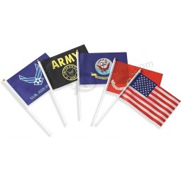Paquete de 50 banderas del ejército americano de EE. UU., pequeña mini bandera de mano bandera de palo, adecuada para celebraciones militares de EE. UU. y fiestas del ejército.