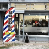Bandiera Swooper a tema barbiere, bandiera di piume per banner da barbiere da 7 piedi con kit asta in fibra di carbonio / picchetto a terra, insegne per barbiere per le aziende